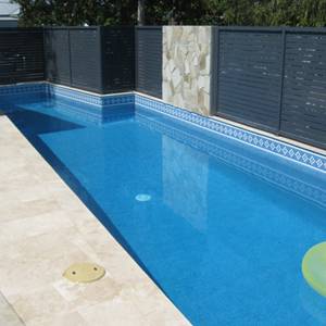 Swimming pool tiled with GC185 Sky Blue Pearl blend mosaic tiles