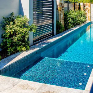 GC210 Peacock Glass mosaic tiles tiling a pools interior