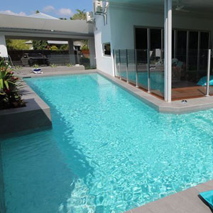 GC430 Kimberley Glass mosaic tiles tiling a pools interior