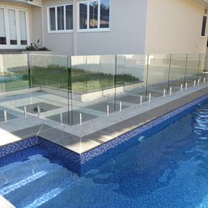 Pool interior tiled with GCR080 Mid Blue Blend Crystal 23mm mosaic tiles