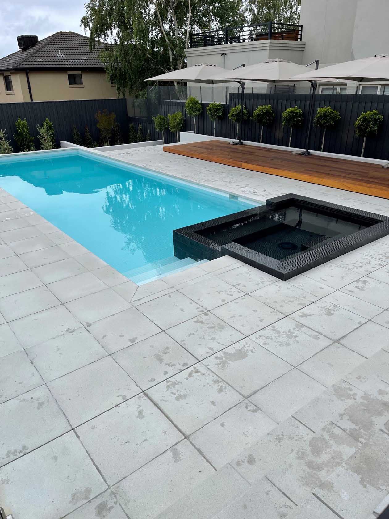 CMC119 Black fully tiled spa with CMC095 White tiled pool