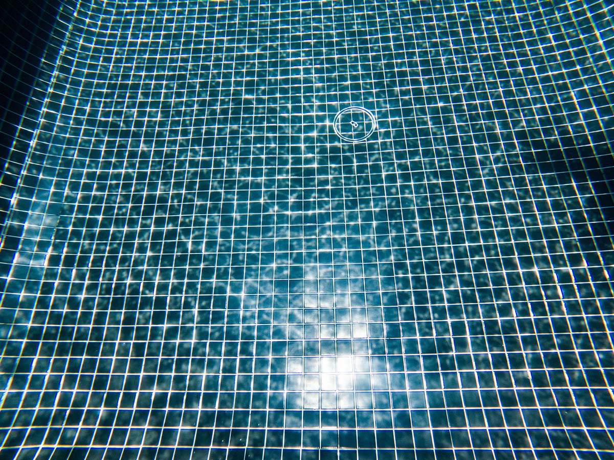 CMC120 Black fully-tiled pool