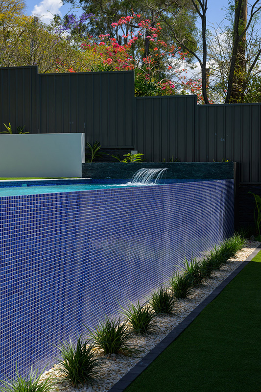CMC300 Twilight Blue is a traditional, bright blue ceramic mosaic tile, used as a waterline, step edge marker or as a fully tiled pool.