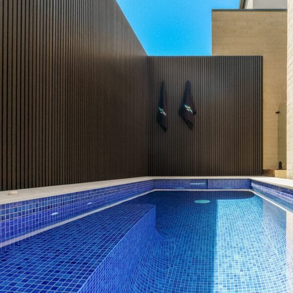 Twilight Cmc300 Fully Tiled Pool With Shoreline Travertino