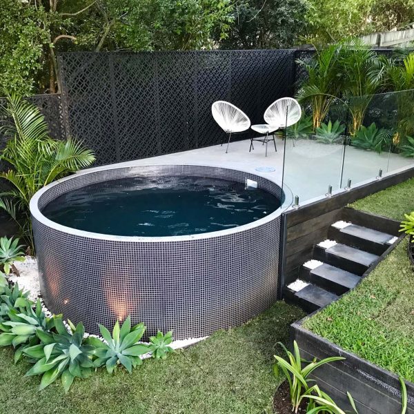 CMC304 Dark Grey fully tiled round pool