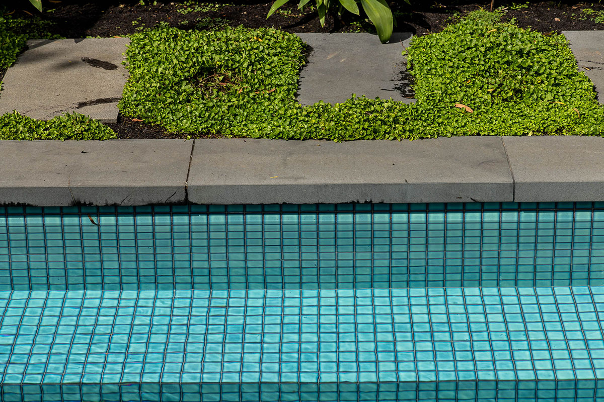 Bali CMC320 fully-tiled pool step