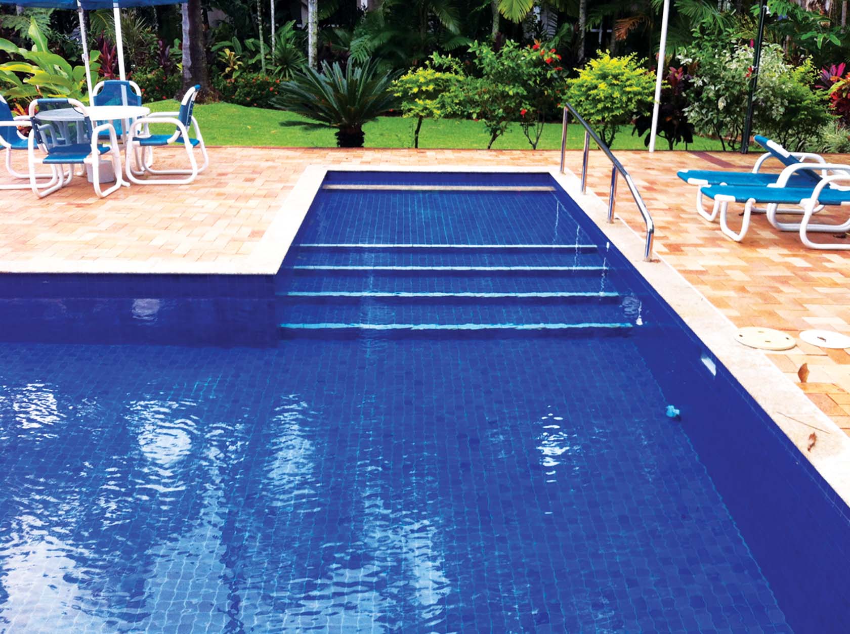 CMC336 Coral Sea fully tiled hotel pool