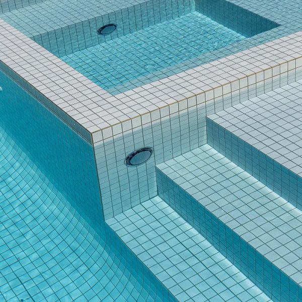 CMC440 Origami Frost Mint fully-tiled pool
