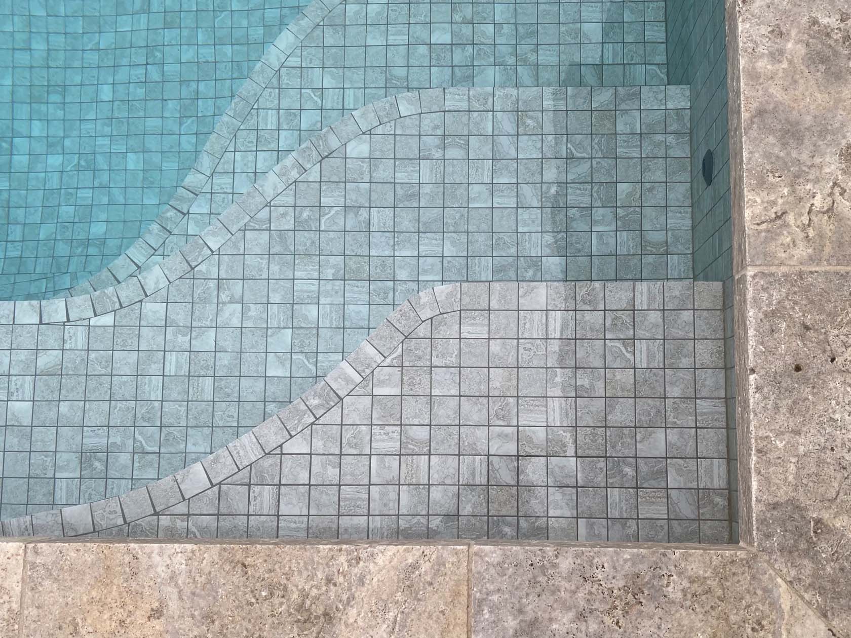 CMC450 Avoca fully tiled pool with Silver Travertine