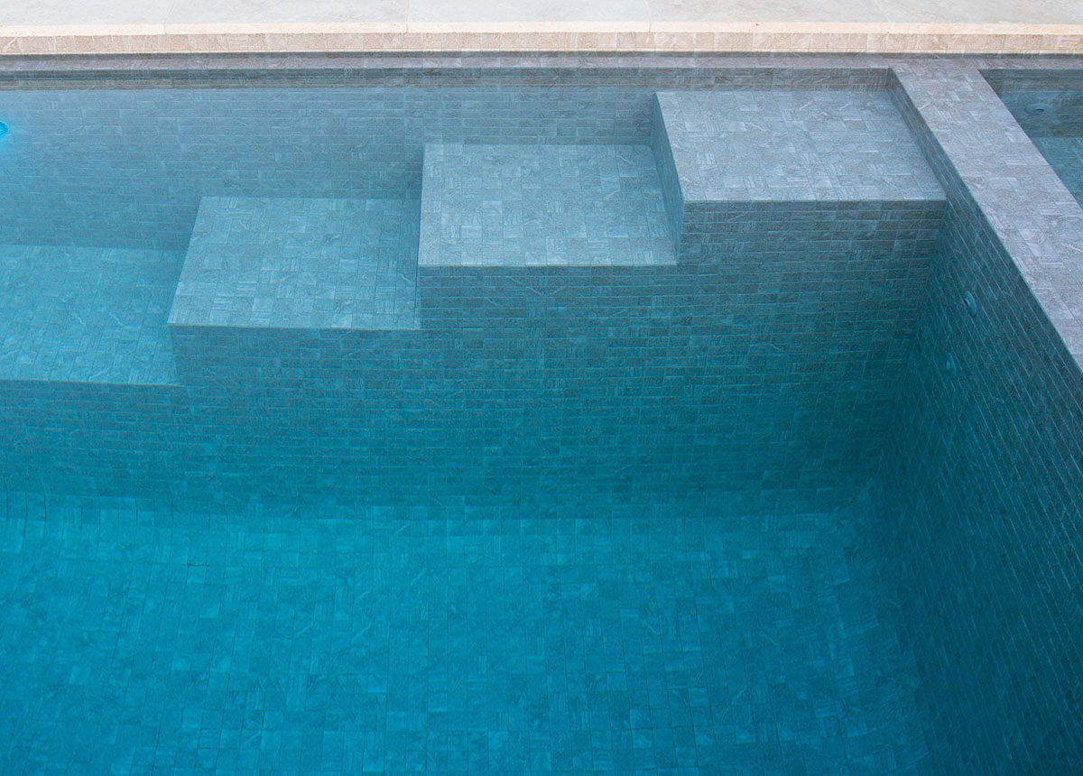 CMC455 Fingal fully-tiled pool with Linen Travertine coping and surround tiles (3)