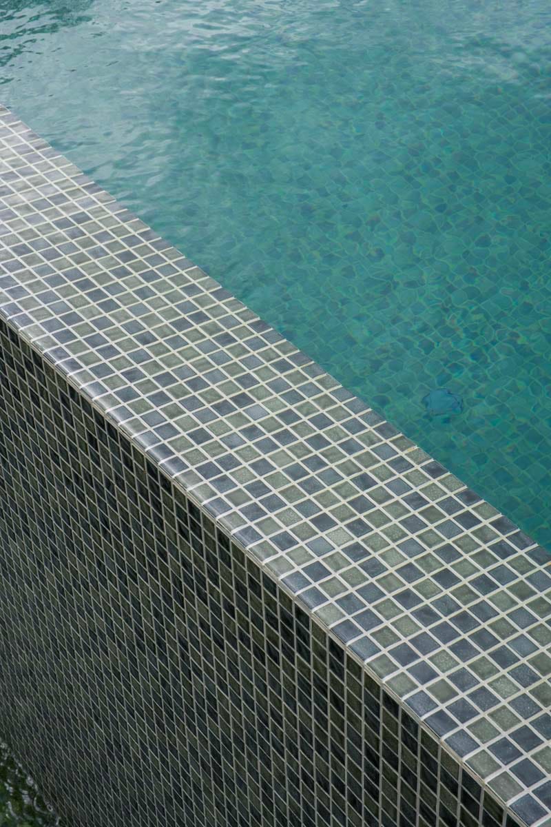 CMC553 Mossman Green Wavy 23mm 8 Mossman Green Cmc553 Fully Tiled Pool