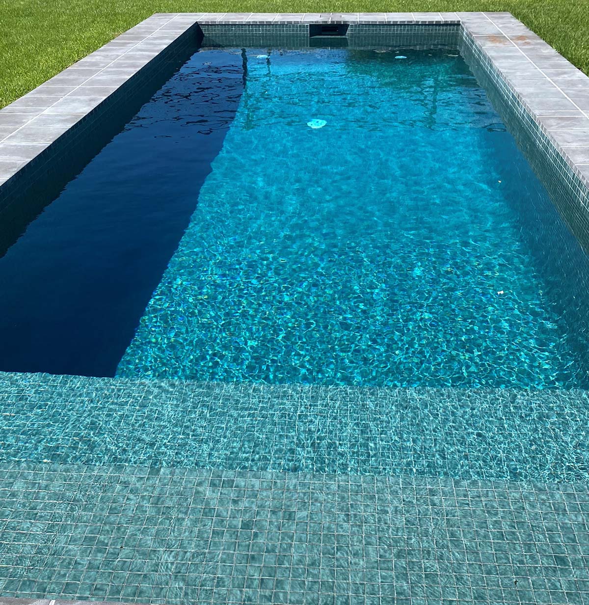 Fully tiled pool using Blue Gum CMC595