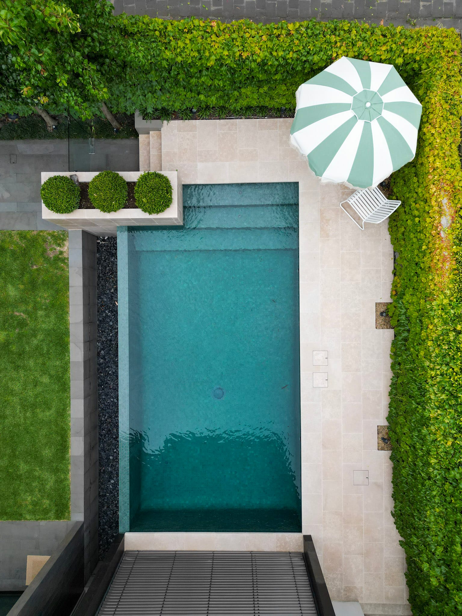 CMC597 Blue Gum Wavy 48mm 3 Blue Gum Cmc597 Fully Tiled Pool