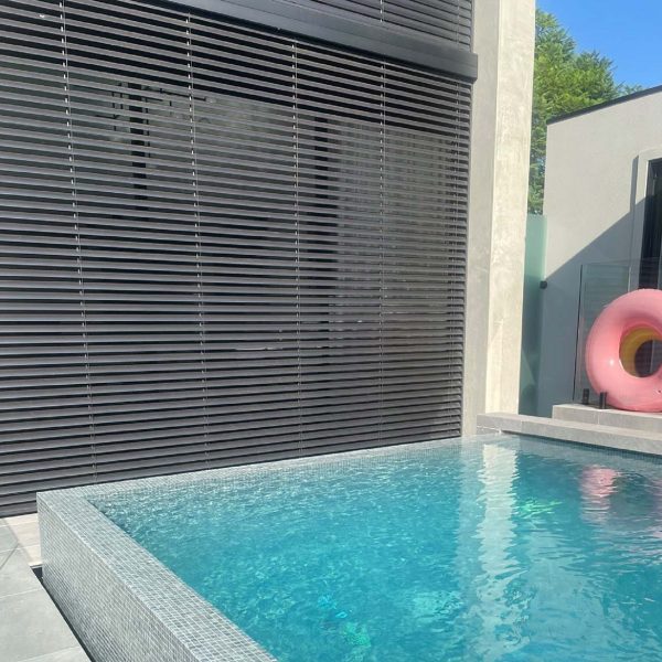 GC182 Smoke Trail grey glass mosaic fully-tiled pool