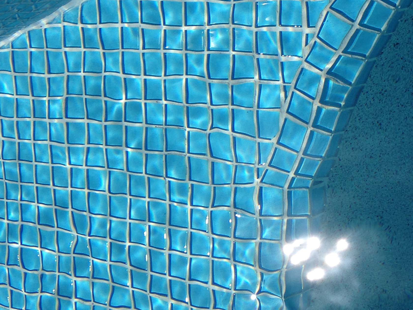 GCR210 Sky Blue Crystal fully tiled pool