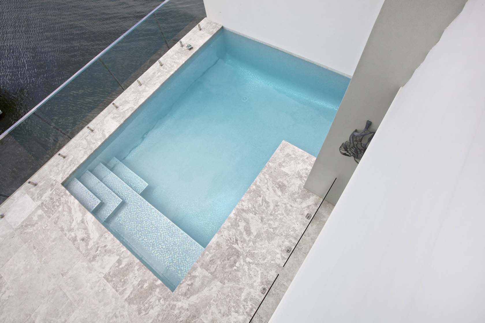 GCR305 White Crystal Pearl Blend fully tiled pool with Silver Marble