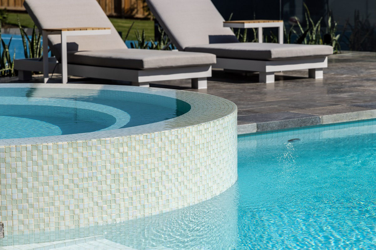 White CMC095 fully-tiled pool and White Crystal Pearl GCR305 spa