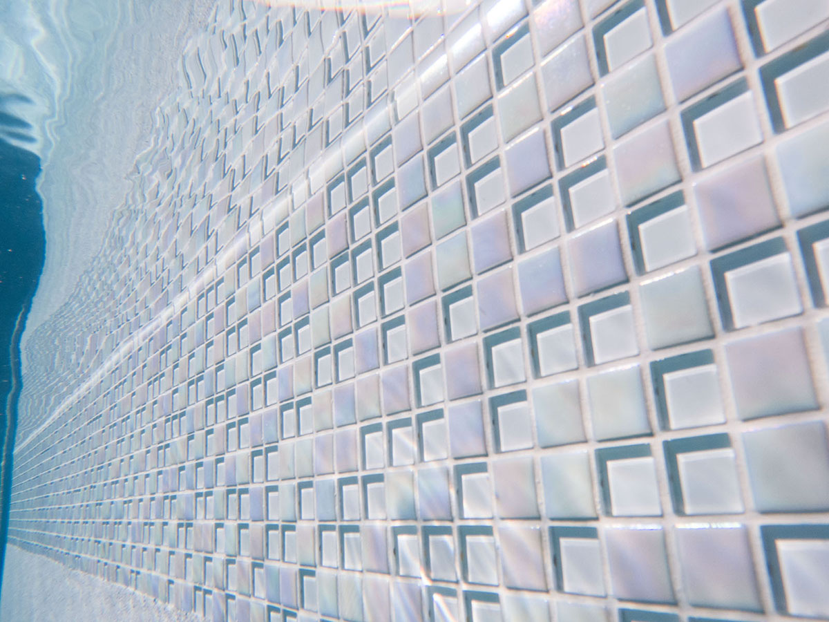 White Crystal Pearl Blend GCR305 underwater waterline tile2