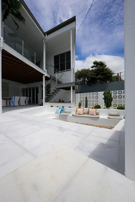 Havana White Marble square edge coping and surrounds & GC420 Alpine glass mosaic waterline and step marker