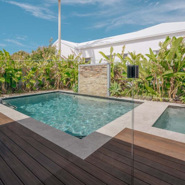 Silver Shadow Limestonio Coping