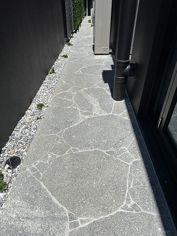 Nimbus Granite crazy pave shown in larger format