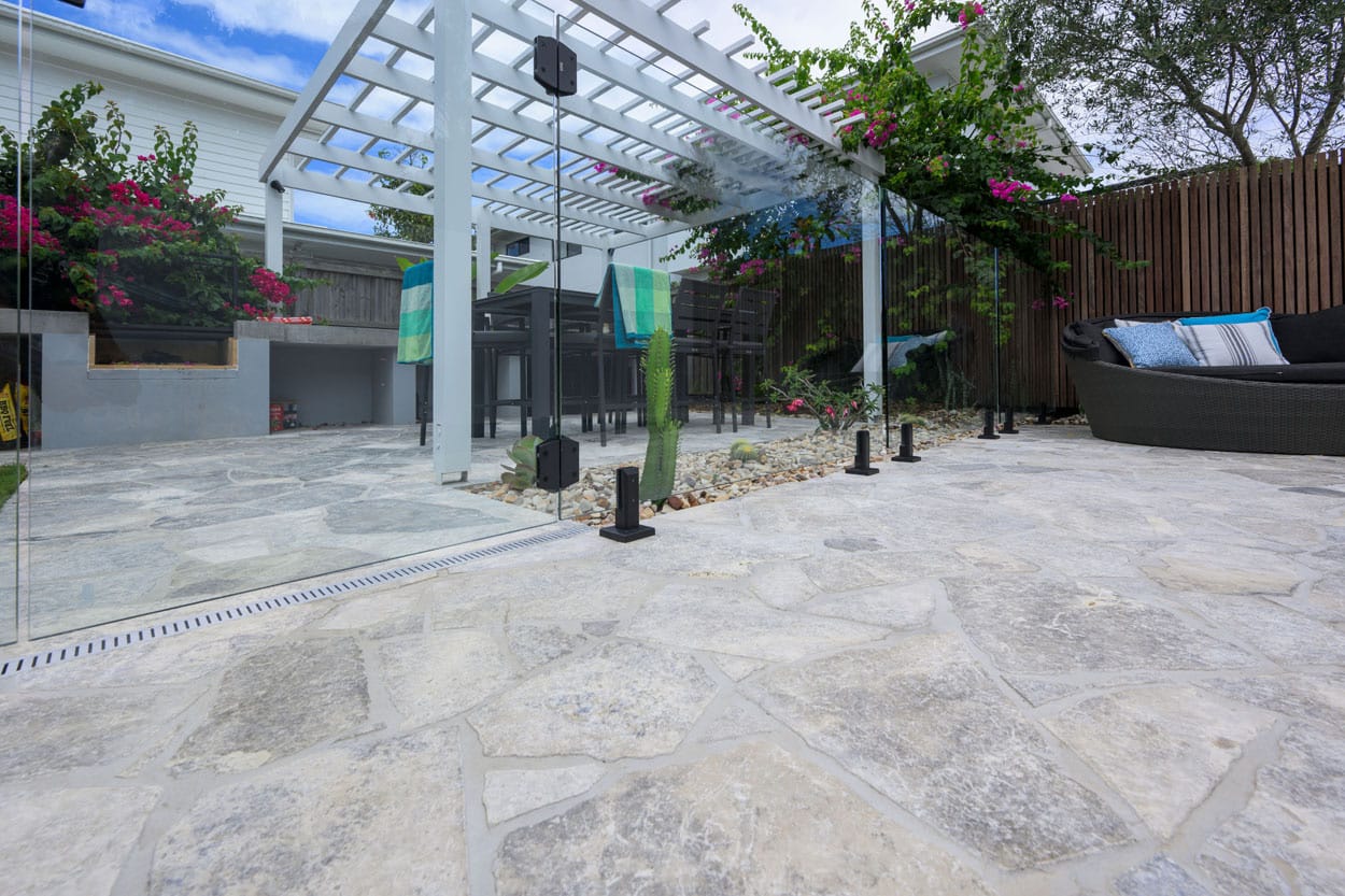 Silver Travertine Crazy Pave 5 Silver Travertine Crazy paving with Sea Mist Wavy (9)