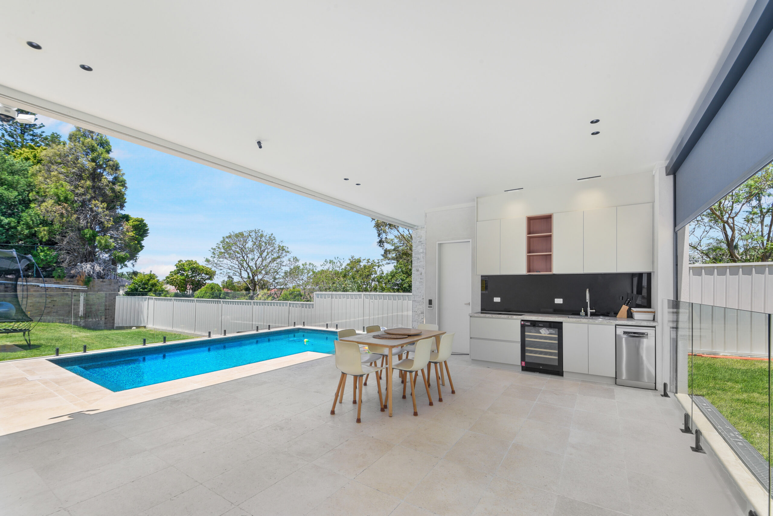 SS315 Contempo Gold 9 Contempo Gold Walling & Peacock Glass Fully-tiled Pool