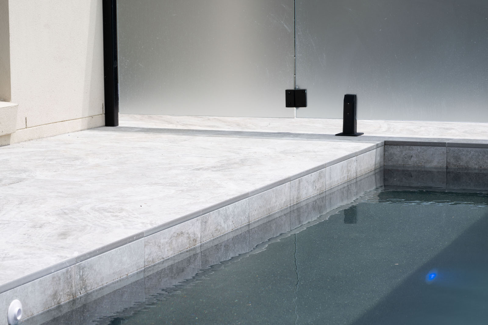 Rustic Grey Travertino Square Edge pool coping and waterline2